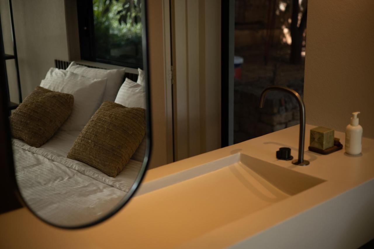 Olea Vouliagmeni Suite Athènes Extérieur photo